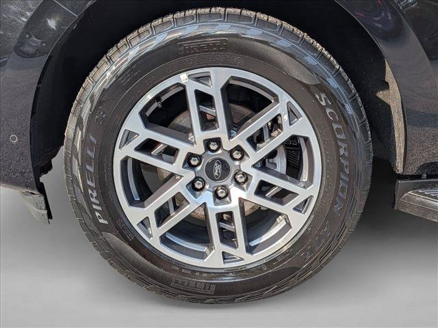 Certified 2025 Ford Expedition Active AWD/4WD image 22