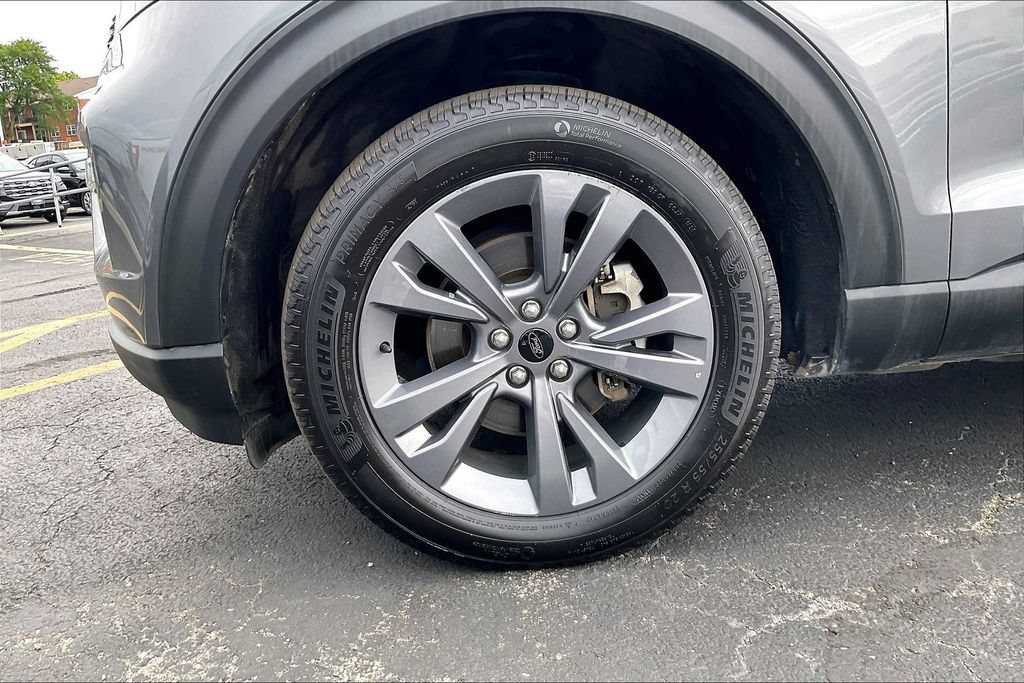 Certified 2022 Ford Explorer XLT w/ Equipment Group 202A AWD/4WD image 8
