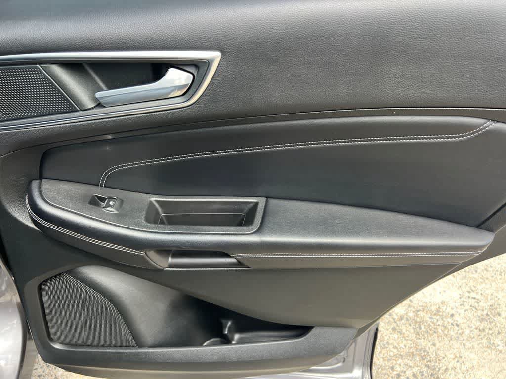 Certified 2022 Ford Edge Titanium AWD/4WD image 16