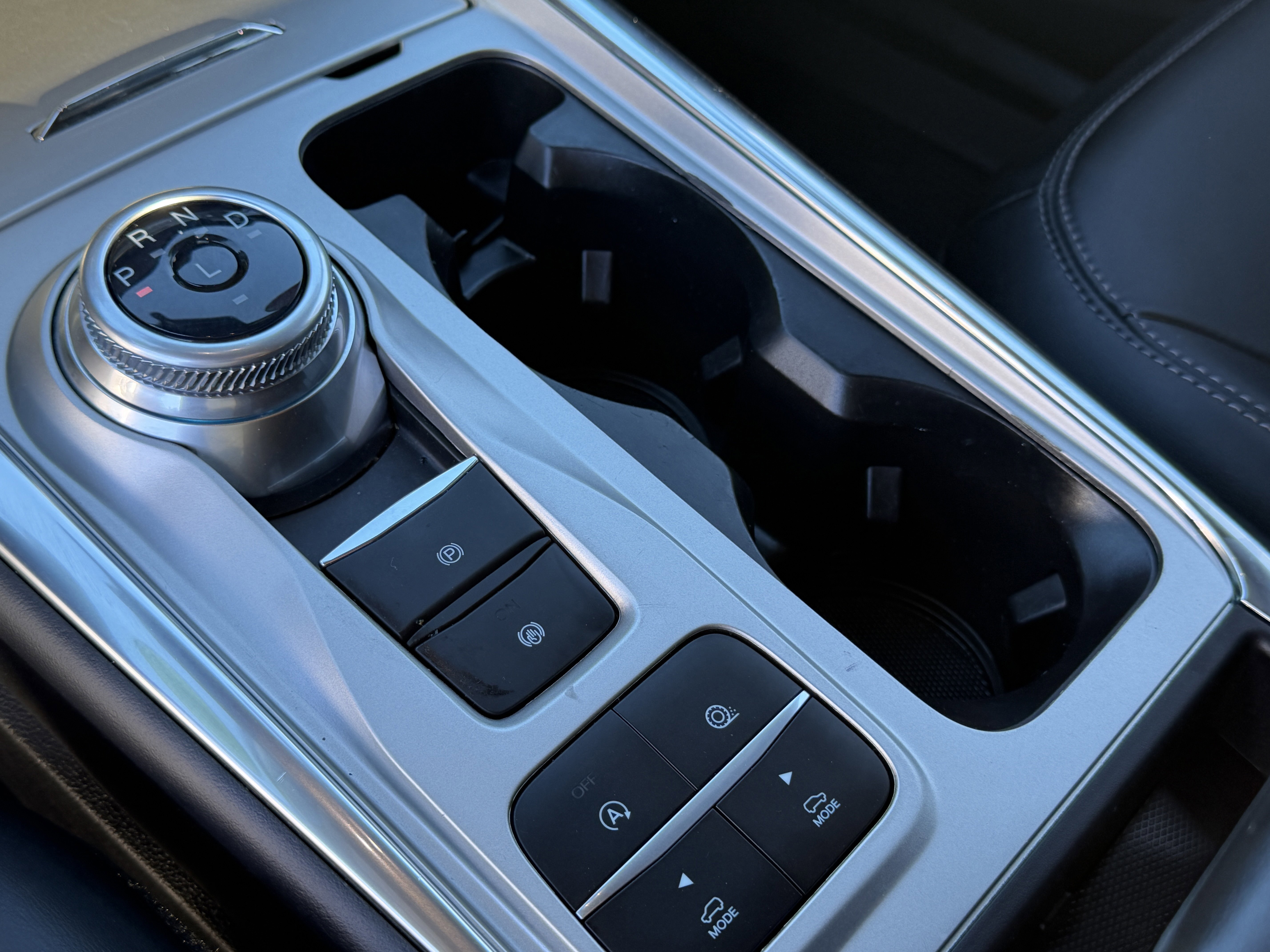 Certified 2023 Ford Explorer XLT w/ Equipment Group 202A image 18