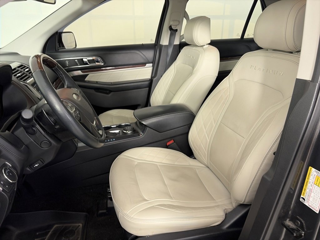 Certified 2017 Ford Explorer Platinum image 11