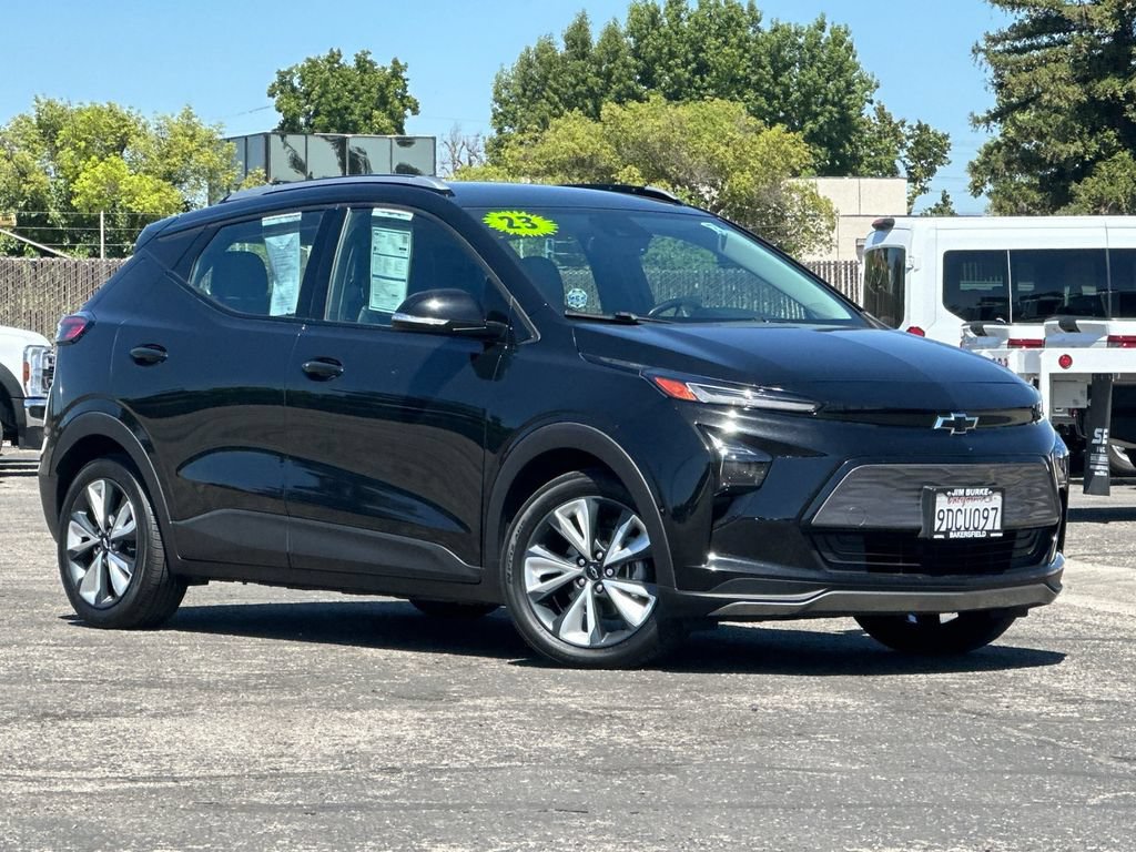 Used 2023 Chevrolet Bolt EUV LT w/ Convenience Package FWD image 1