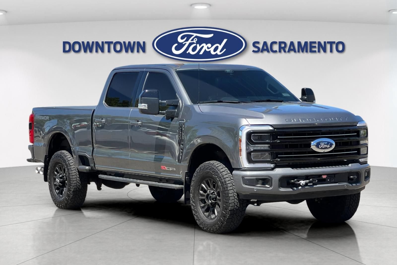 Certified 2025 Ford F250 Platinum w/ Tremor Off-Road Package AWD/4WD image 11