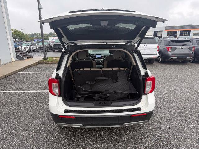Certified 2024 Ford Explorer XLT w/ Equipment Group 202A AWD/4WD image 9