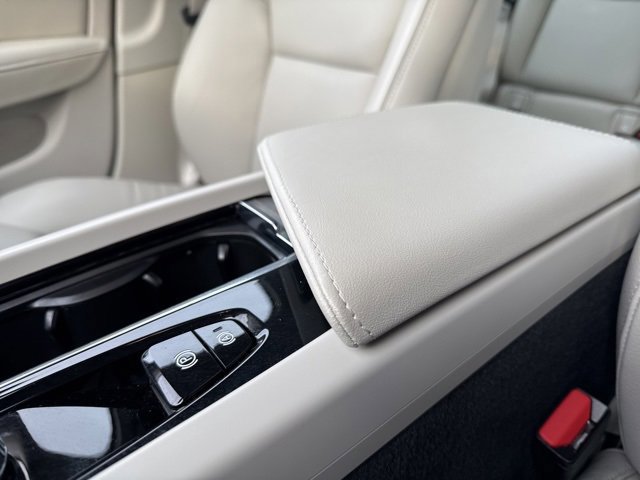 Used 2024 Volvo S60 B5 Ultimate w/ Climate Package image 18