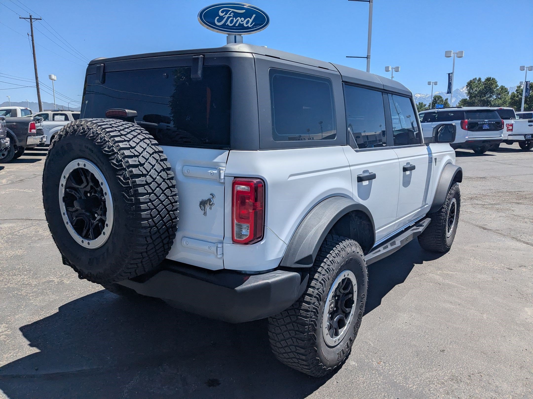 Certified 2023 Ford Bronco 4-Door w/ Sasquatch Package AWD/4WD image 3