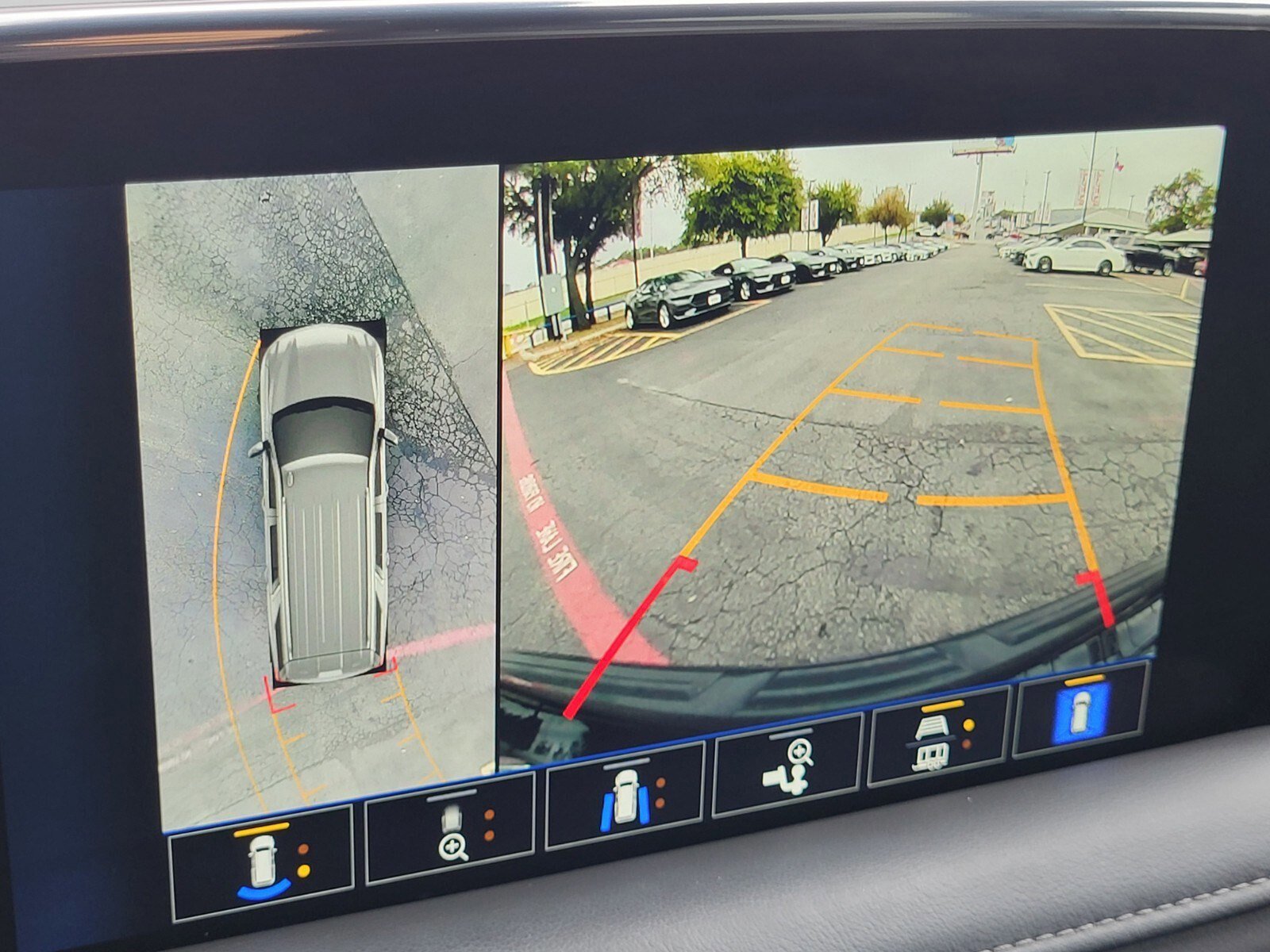 Used 2023 Chevrolet Suburban Z71 w/ Luxury Package image 22