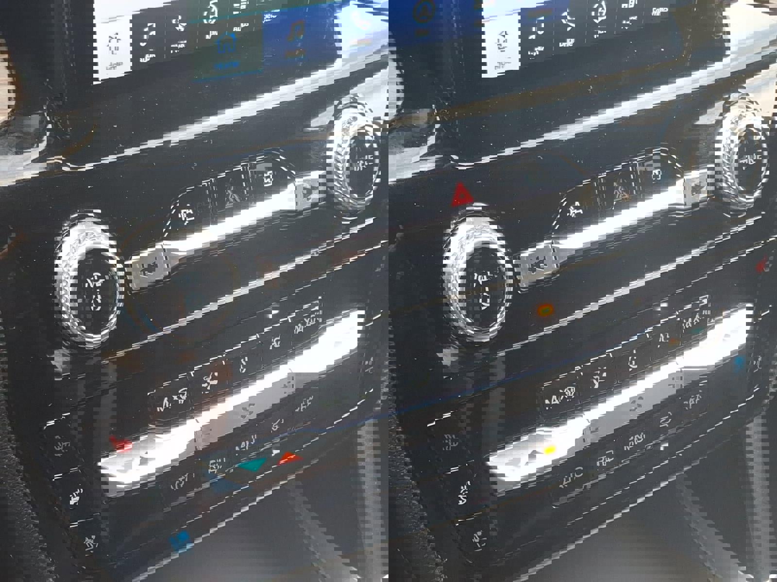 Certified 2023 Ford Explorer Limited w/ Limited Technology Package image 30