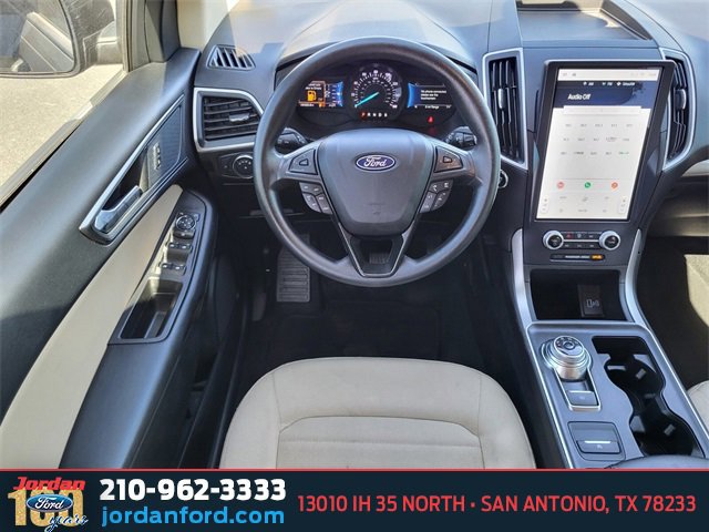 Certified 2022 Ford Edge SE image 13