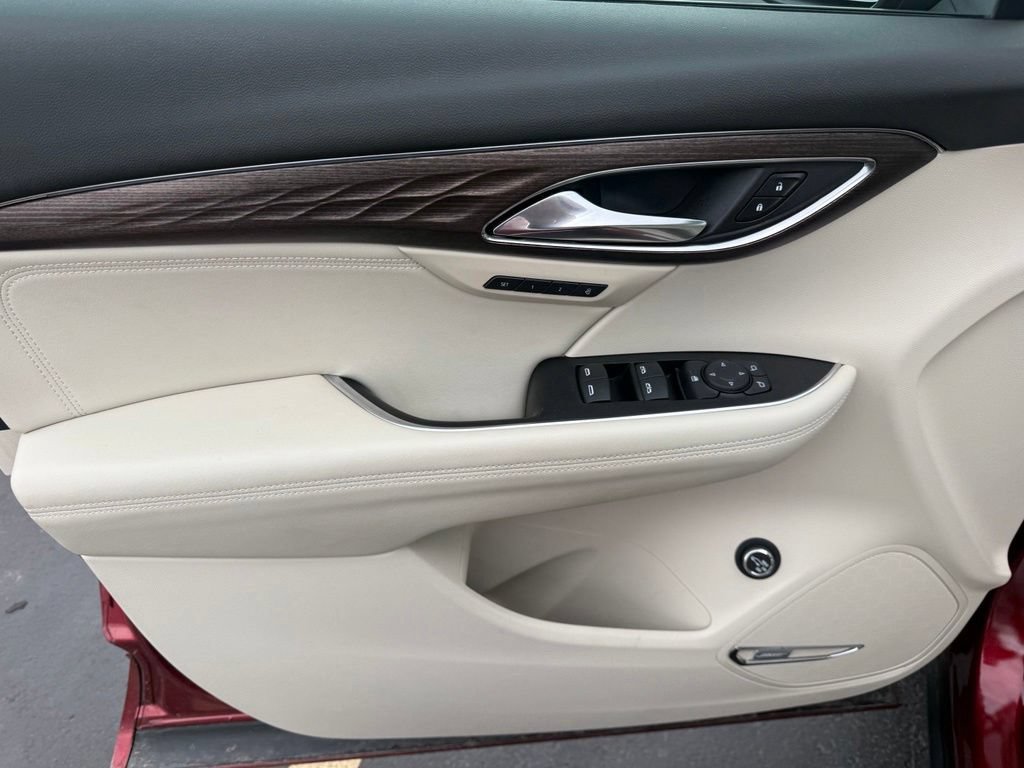 Used 2023 Buick Envision Avenir AWD/4WD image 21