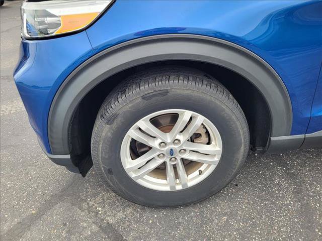 Certified 2021 Ford Explorer XLT w/ Equipment Group 202A AWD/4WD image 2