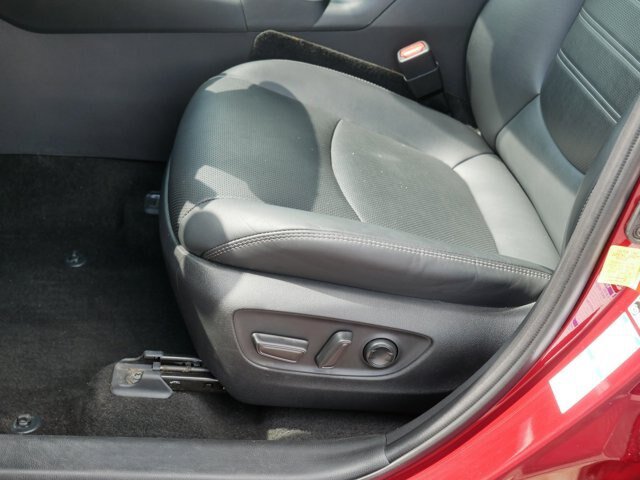 Used 2022 Toyota RAV4 Limited AWD/4WD image 13