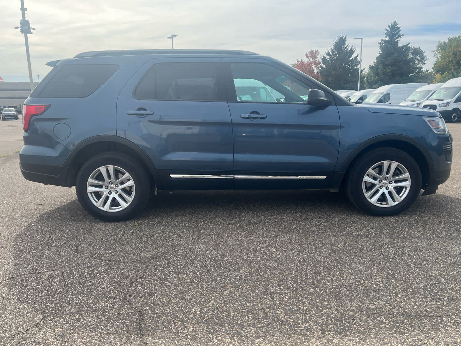 Certified 2019 Ford Explorer XLT w/ Class III Trailer Tow Package AWD/4WD image 8