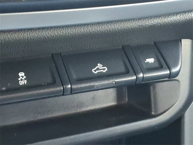 Used 2022 Chevrolet Colorado LT w/ LT Convenience Package image 23