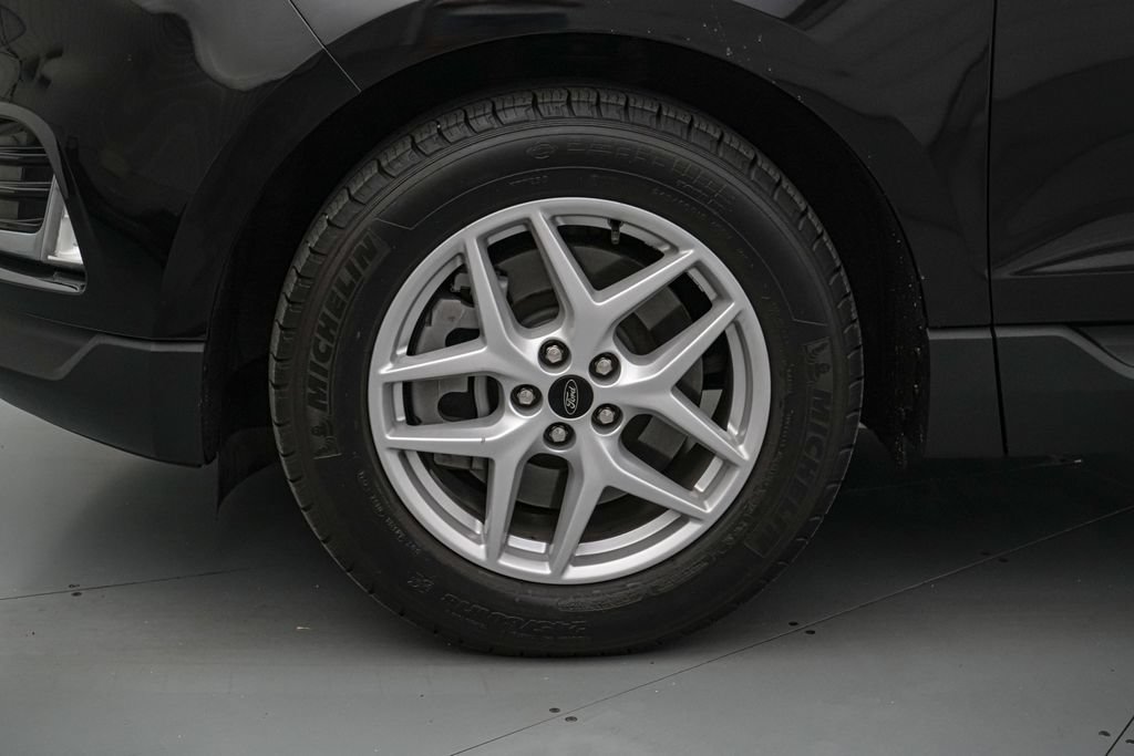 Certified 2024 Ford Edge SEL w/ Convenience Package AWD/4WD image 10