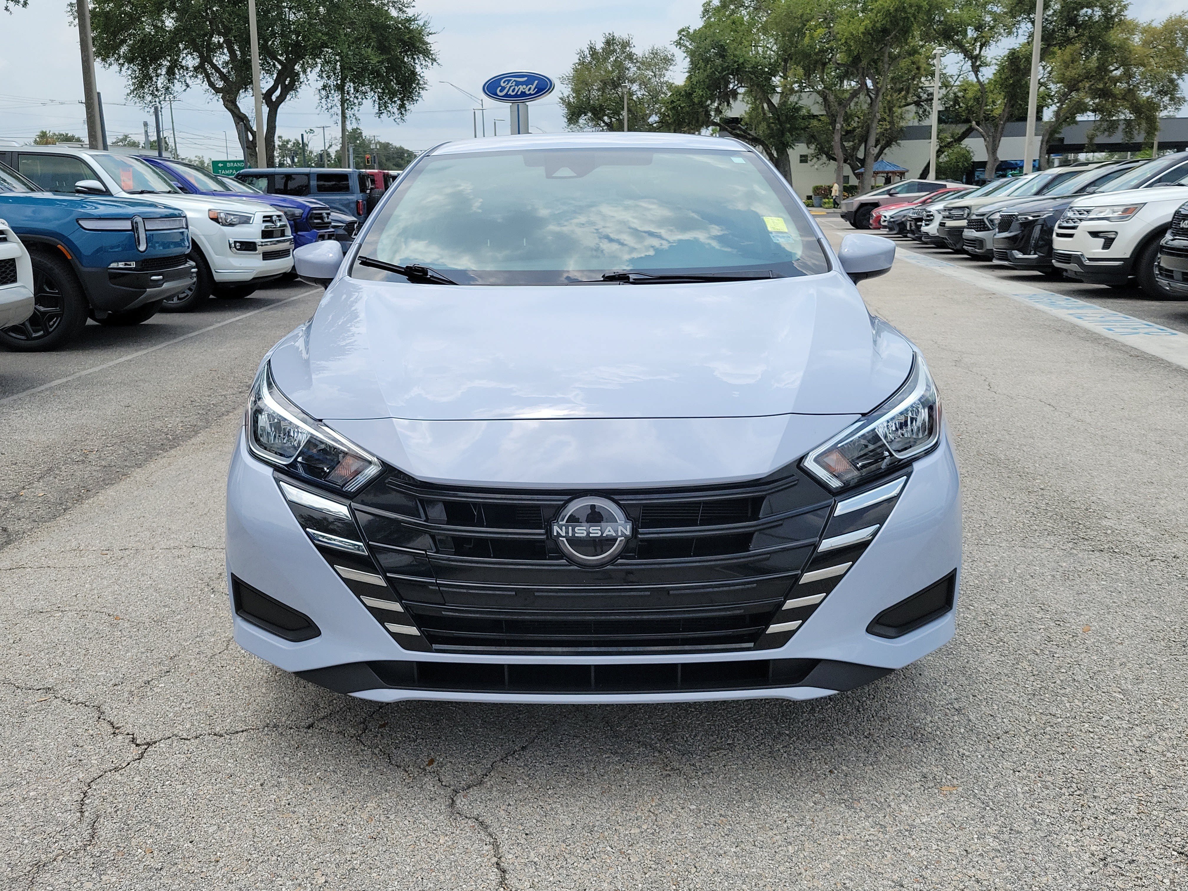 Used 2024 Nissan Versa SV w/ Trunk Package FWD image 2