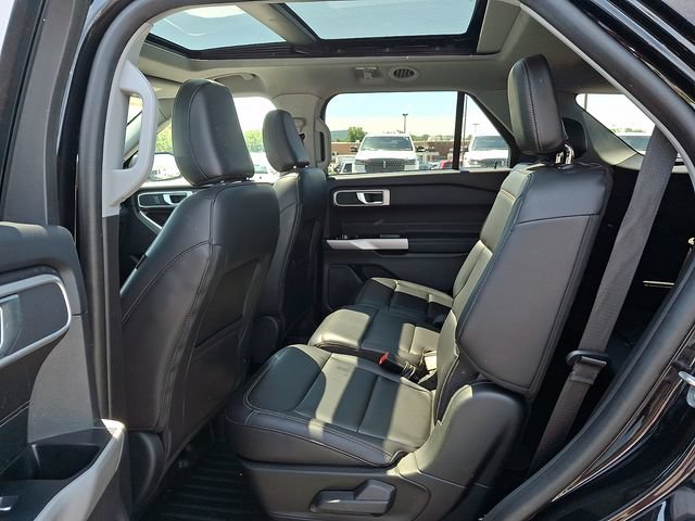 Certified 2023 Ford Explorer XLT w/ Equipment Group 202A AWD/4WD image 10