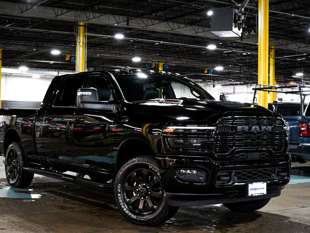Used 2025 RAM 2500 Laramie AWD/4WD image 1