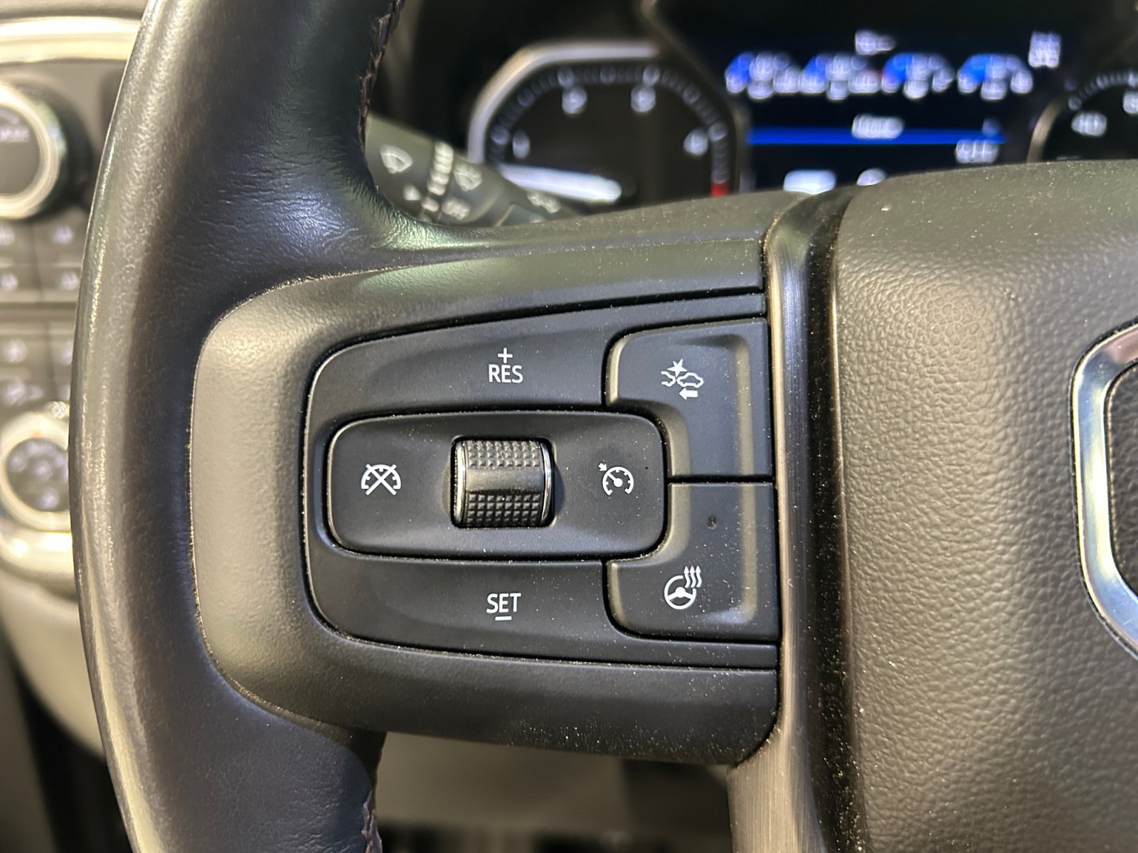 Used 2022 GMC Sierra 2500 AT4 w/ AT4 Premium Plus Package AWD/4WD image 19