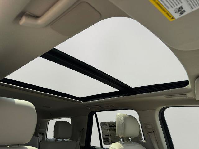 Certified 2023 Ford Expedition Platinum AWD/4WD image 6