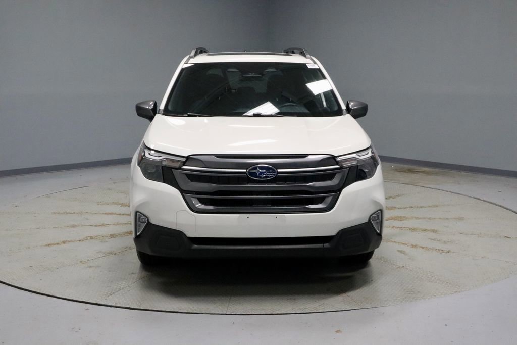 Used 2025 Subaru Forester Premium image 8