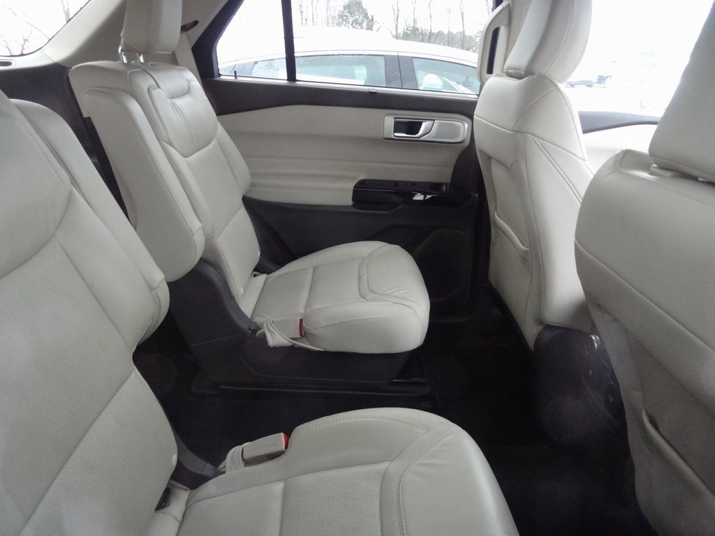 Certified 2022 Ford Explorer Platinum w/ Equipment Group 601A image 10