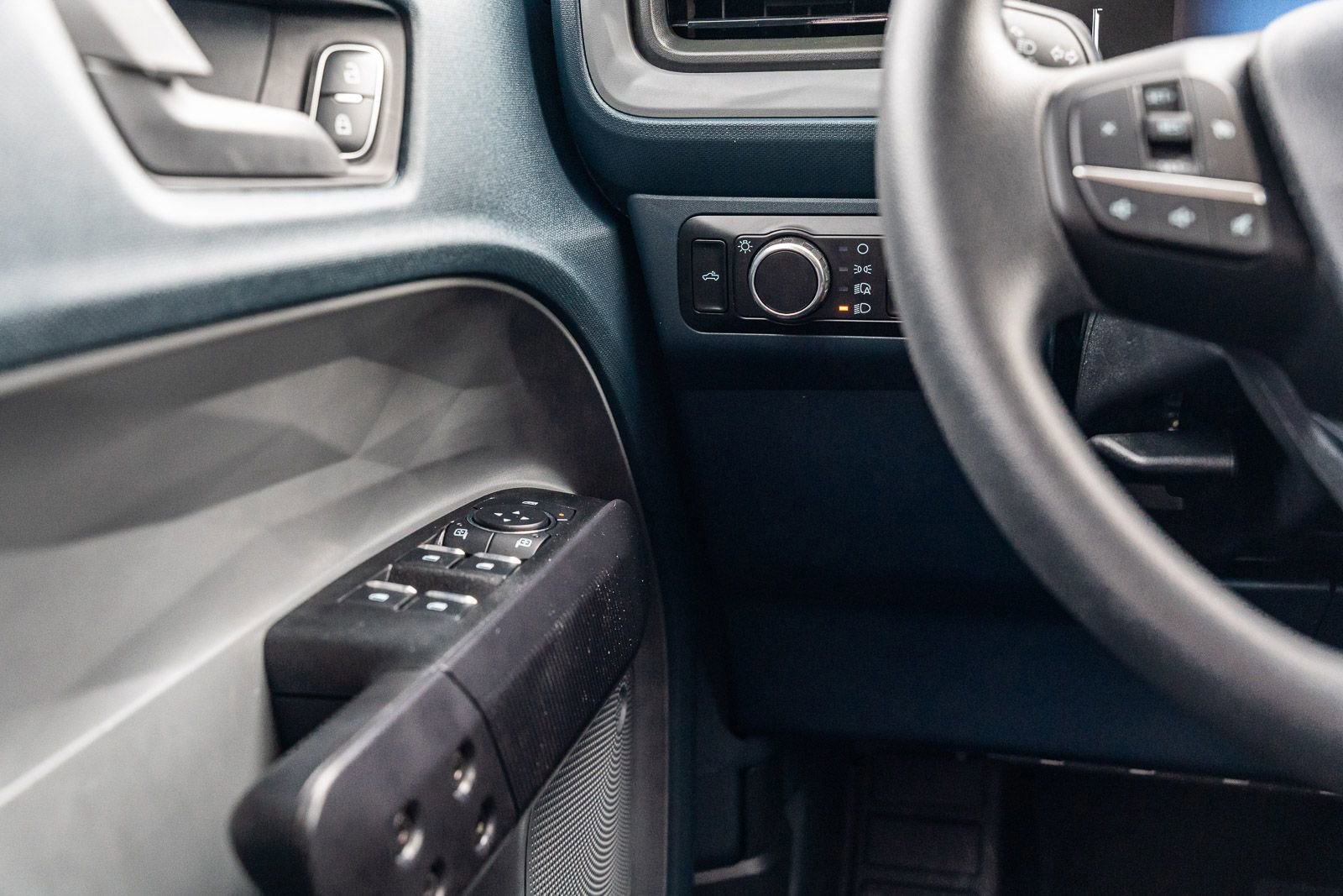 Certified 2025 Ford Maverick XL w/ Equipment Group 102A image 27