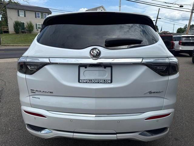 Used 2022 Buick Enclave Avenir w/ Avenir Technology Package AWD/4WD image 7