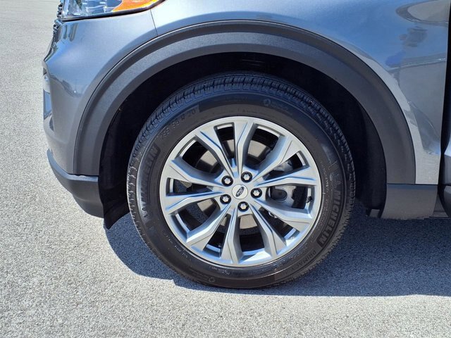 Certified 2023 Ford Explorer XLT w/ Equipment Group 202A AWD/4WD image 23