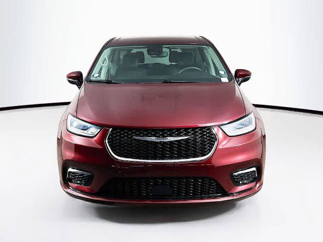 Used 2023 Chrysler Pacifica Touring-L FWD image 6