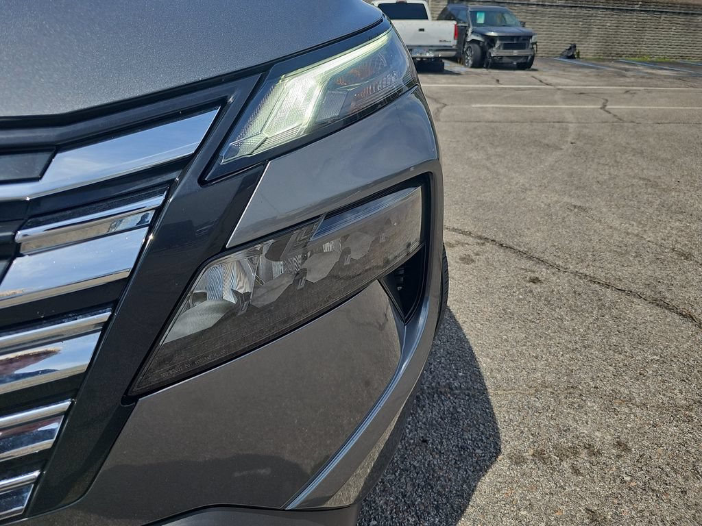 Used 2024 Nissan Rogue SV AWD/4WD image 31
