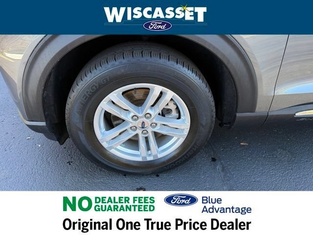 Certified 2022 Ford Explorer XLT w/ Equipment Group 202A AWD/4WD image 37