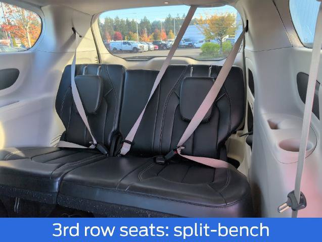 Used 2024 Chrysler Pacifica Touring-L FWD image 30