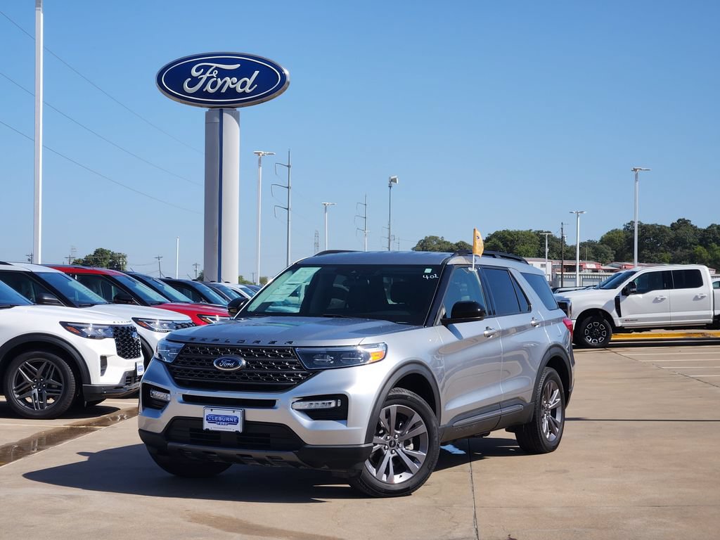 Certified 2024 Ford Explorer XLT w/ Equipment Group 202A AWD/4WD image 3