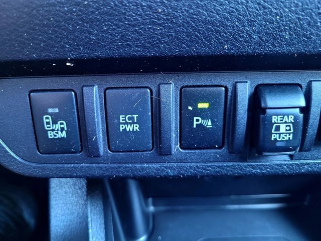 Used 2020 Toyota Tacoma TRD Sport w/ Technology Package AWD/4WD image 18