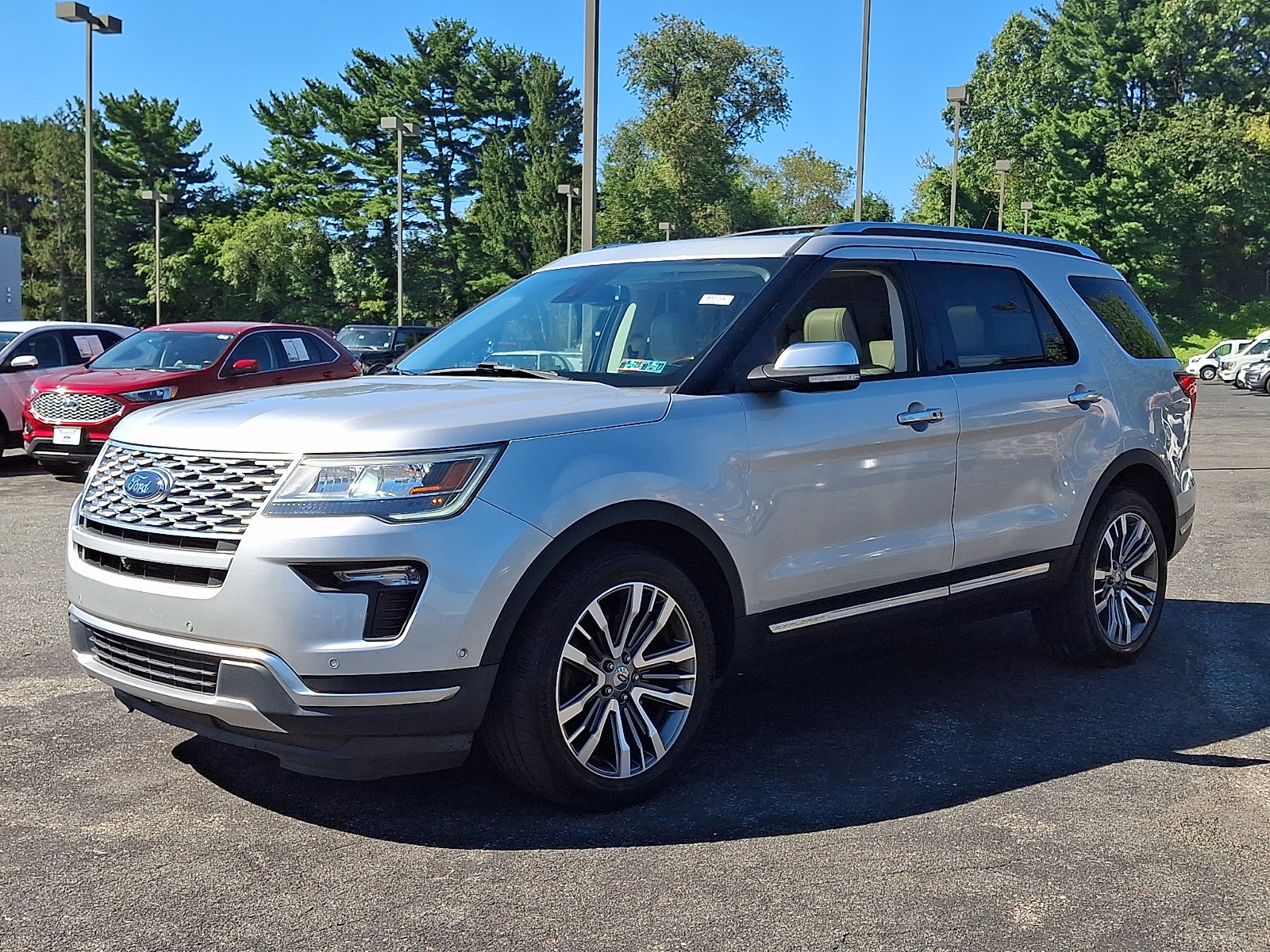 Certified 2018 Ford Explorer Platinum AWD/4WD image 3