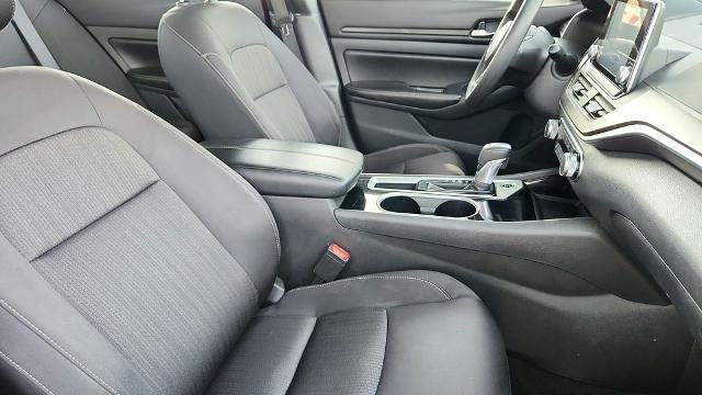 Used 2024 Nissan Altima 2.5 SV FWD image 30