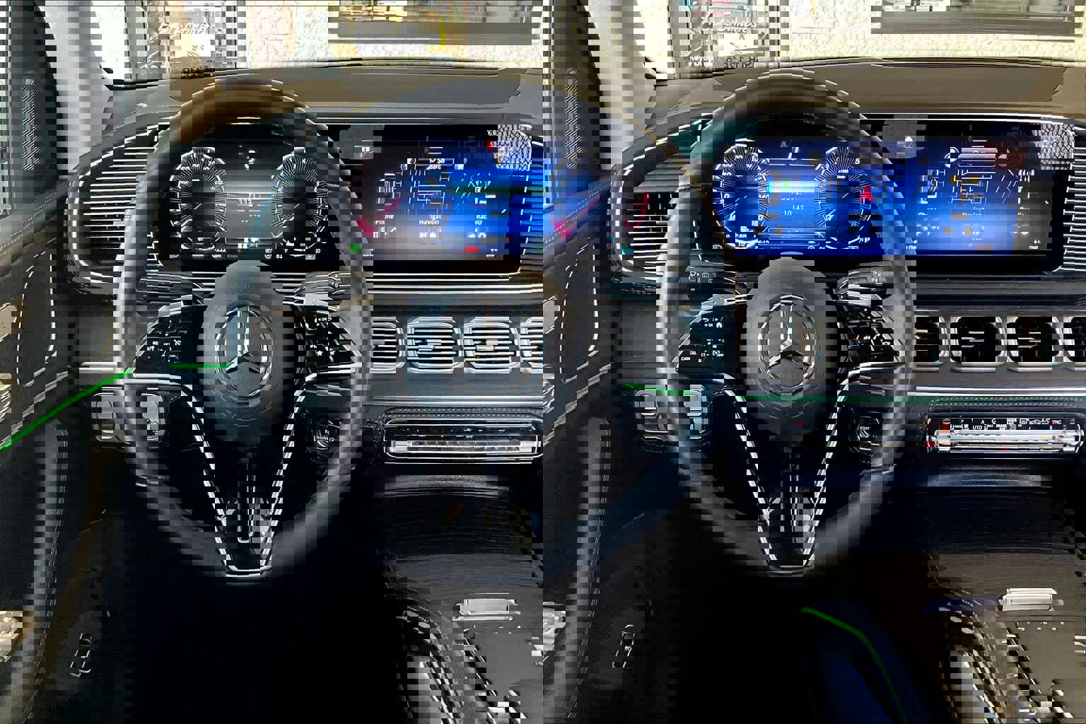 Used 2025 Mercedes-Benz GLE 350 4MATIC image 7