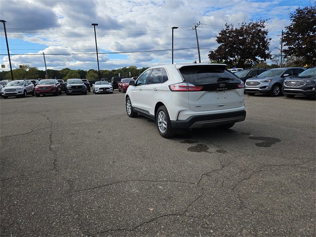 Certified 2023 Ford Edge SEL image 9