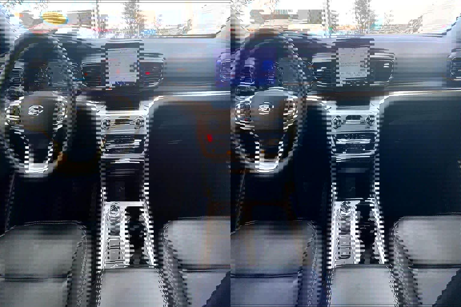 Certified 2022 Ford Explorer XLT w/ Equipment Group 202A image 15