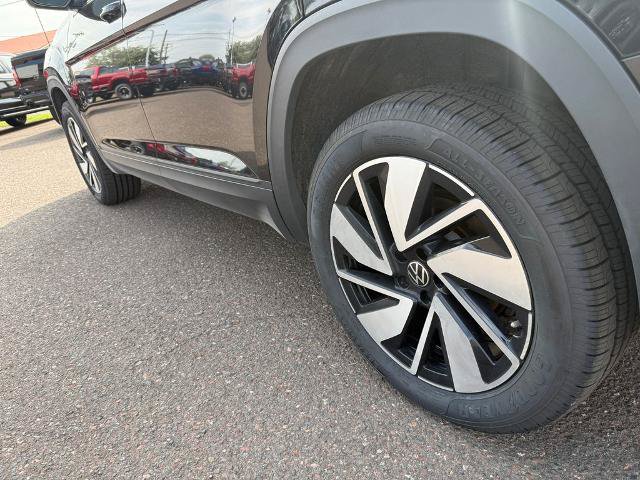 Used 2025 Volkswagen Atlas SE AWD/4WD image 19