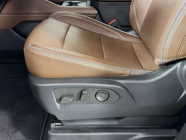 Used 2023 Chevrolet Tahoe High Country w/ Advanced Technology Package AWD/4WD image 24