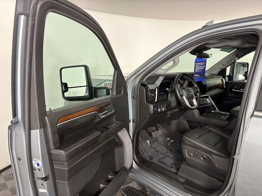 Used 2024 GMC Sierra 3500 Denali w/ Technology Package AWD/4WD image 11
