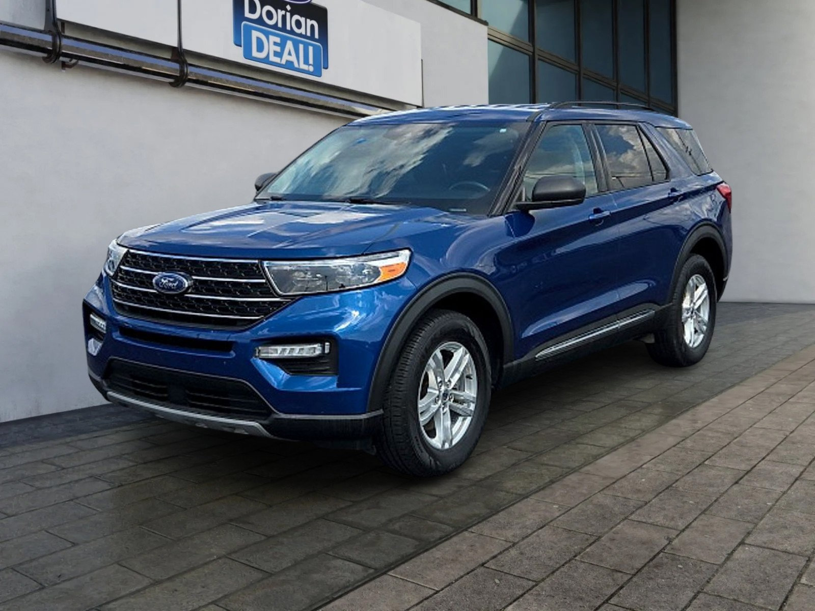 Certified 2021 Ford Explorer XLT w/ Equipment Group 202A AWD/4WD image 7