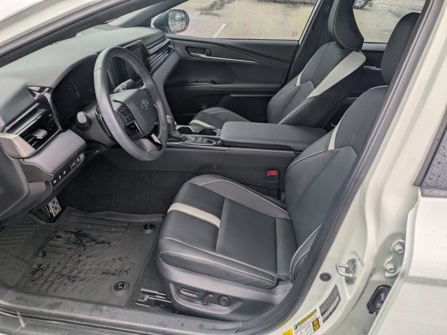 Used 2025 Toyota Camry SE w/ Convenience Package FWD image 14