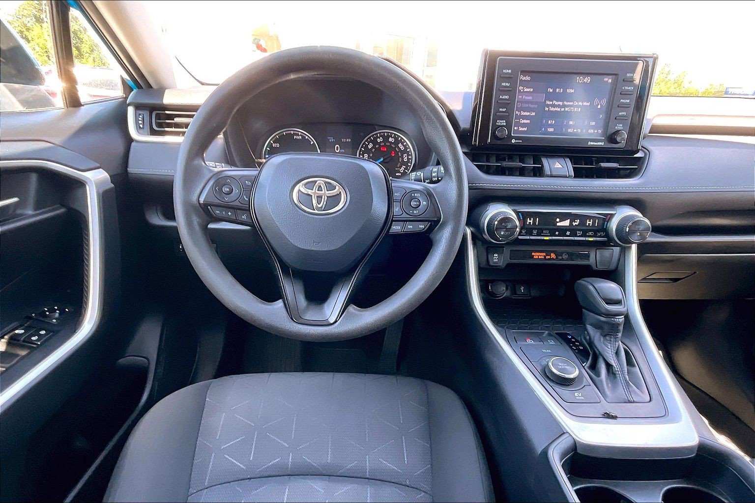 Used 2020 Toyota RAV4 XLE w/ All Weather Liner Package AWD/4WD image 5