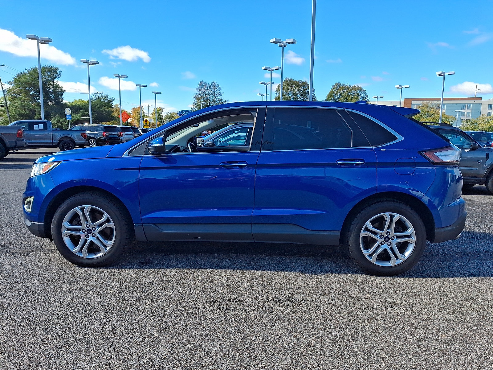 Certified 2018 Ford Edge Titanium AWD/4WD image 6