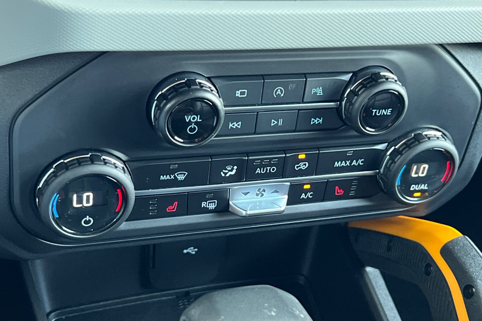 Certified 2023 Ford Bronco Badlands AWD/4WD image 22