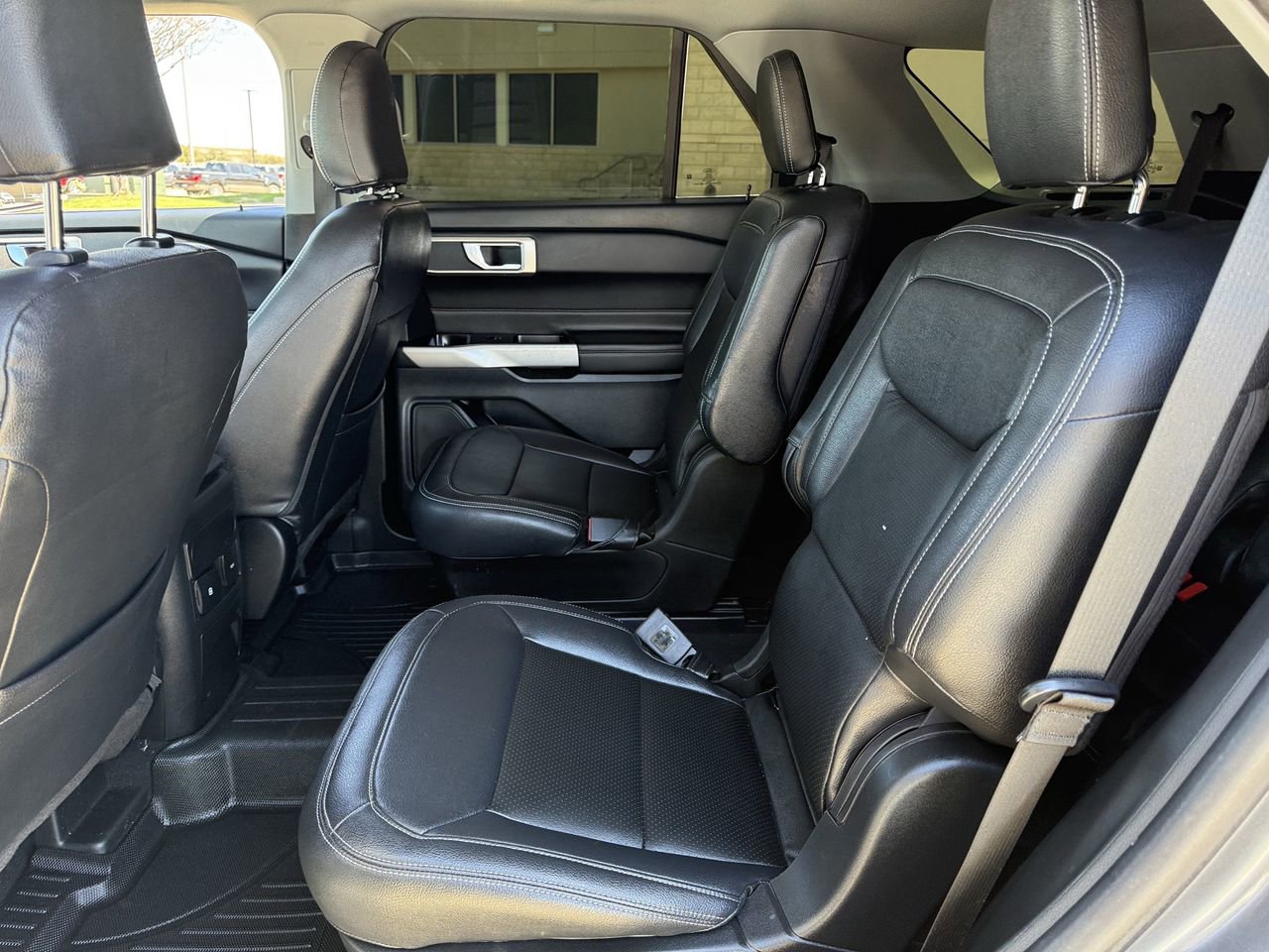 Certified 2024 Ford Explorer XLT image 27