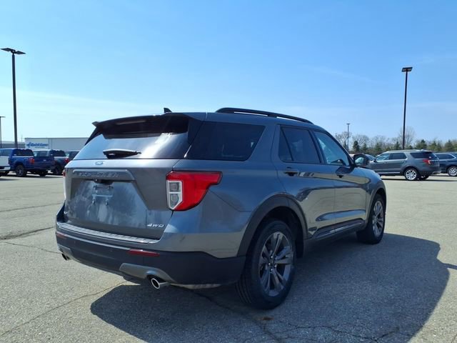 Certified 2023 Ford Explorer XLT w/ Equipment Group 202A image 4